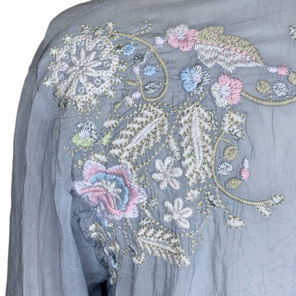 Johnny Was Women Embroidered Floral Mayan Tunic in Fog Small Scalloped Hem - Picture 9 of 16